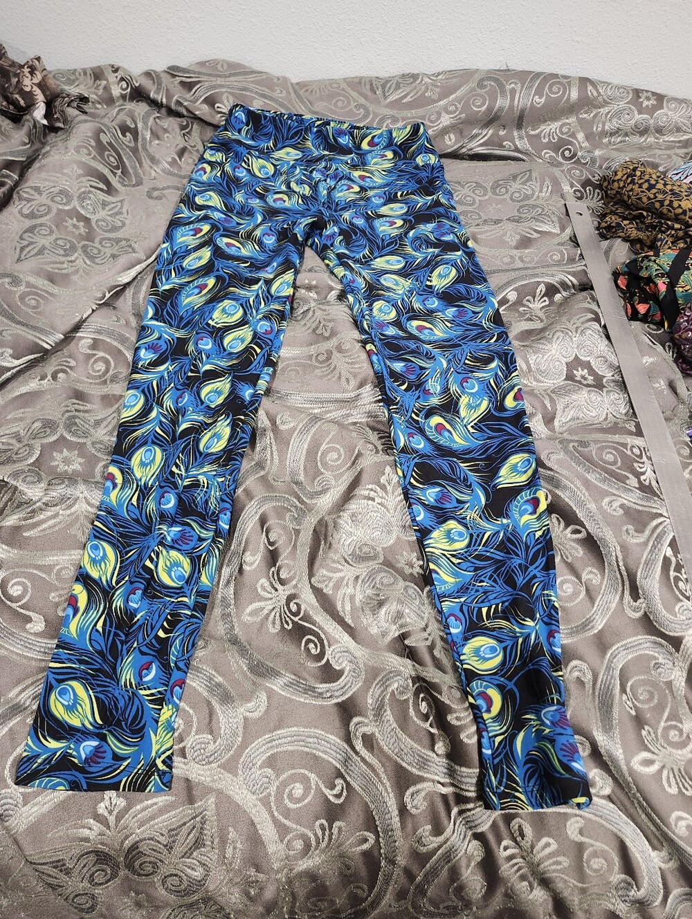 Like New Lularoe Legging Black With Blue Peacock Feather Print O/S